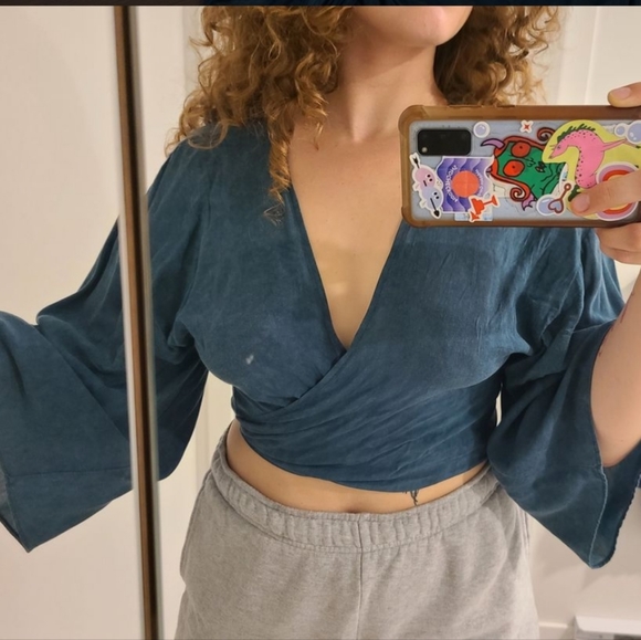 Wrap Around Tie Knot Emerald Top - Picture 3 of 5